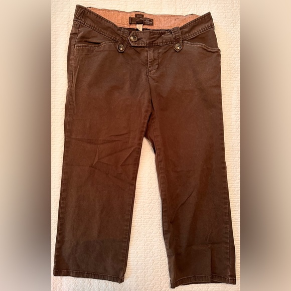 225. Ladies Old Navy Maternity Vintage Brown Stretch Capri Pant - Picture 1 of 9